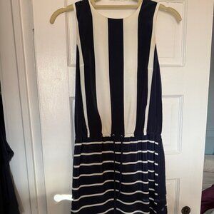 Vince Camuto Size 2 Knee Length Navy Striped Drawstring Dress